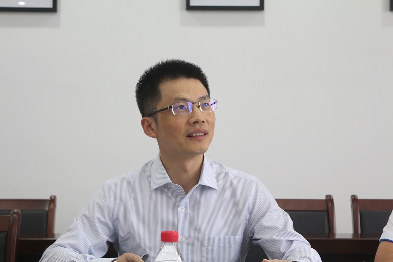 陽光教育集團總裁徐揚華先生來到來賓指導籌備工作